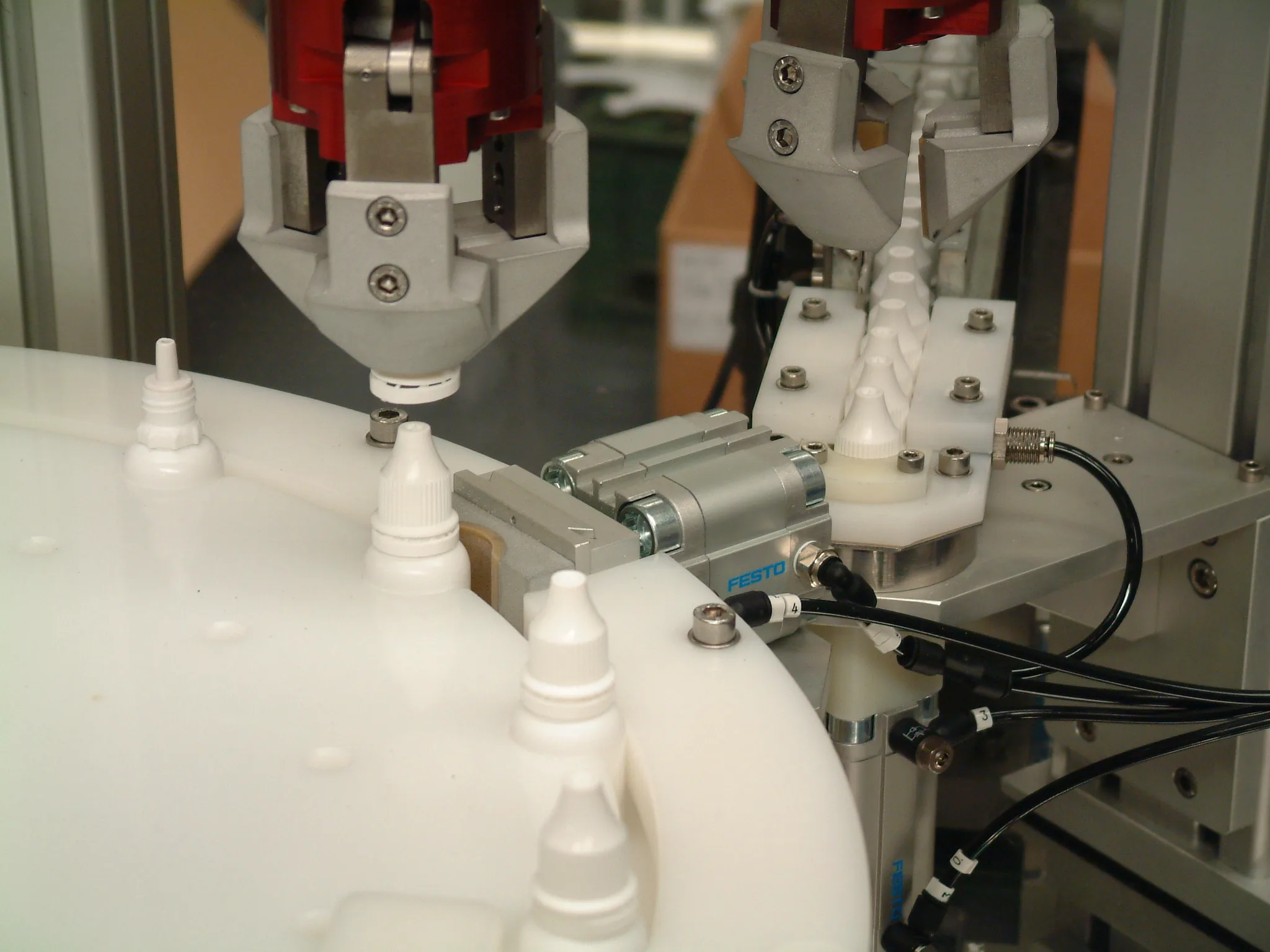 CC1160 Automatic Powder Filling & Capping, Twin Head Pick and Place capping heads for double the output.